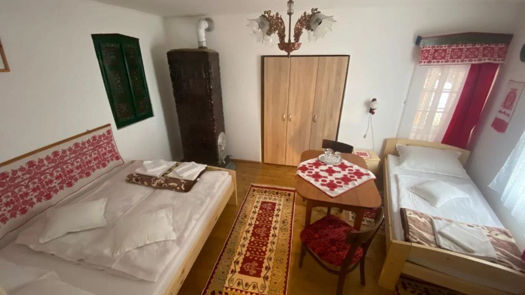 Detalii tradiționale în cameră