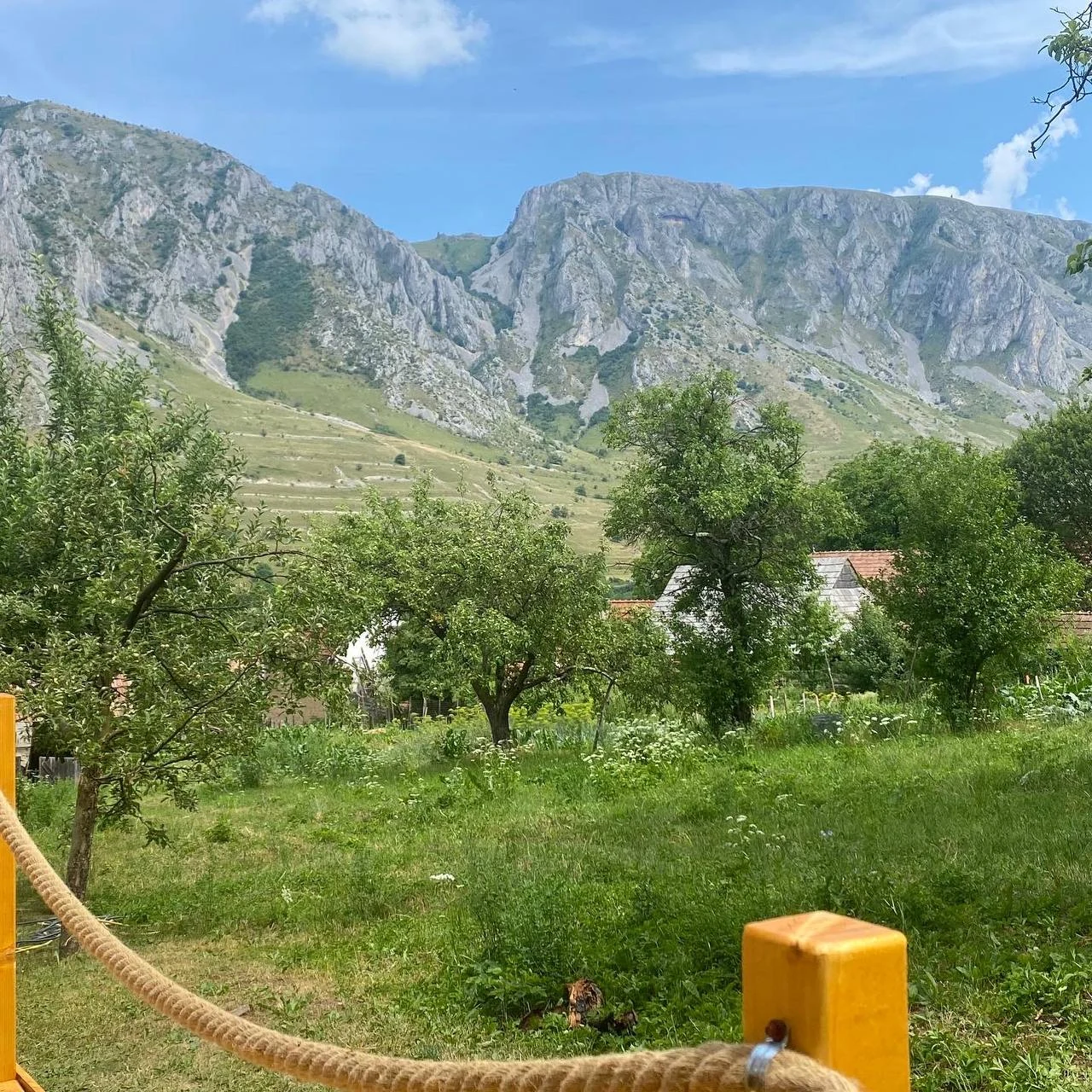 Piatra Secuiului, văzută din grădină